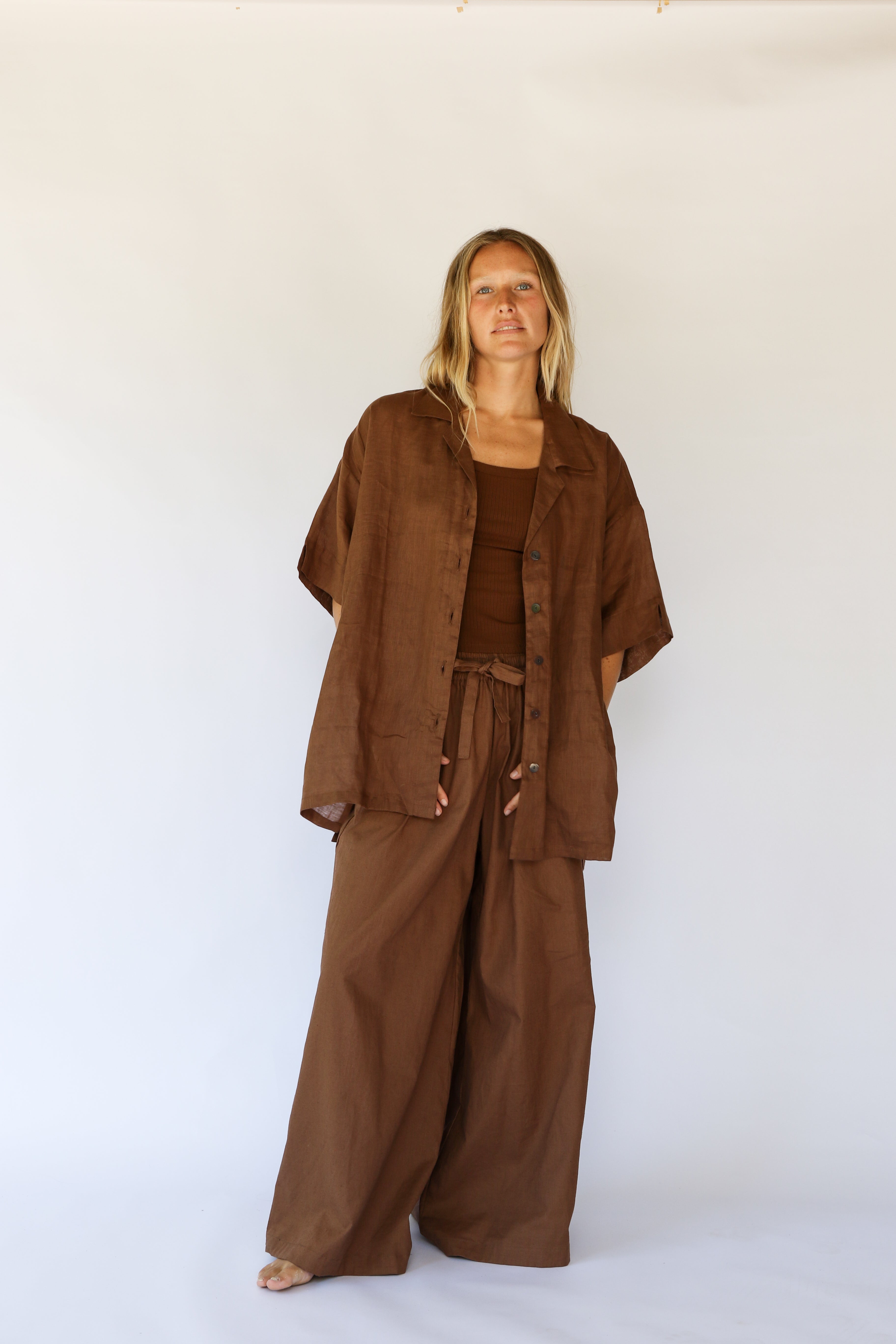 Flow Shirt in Cocoa by Hobo & Hatch